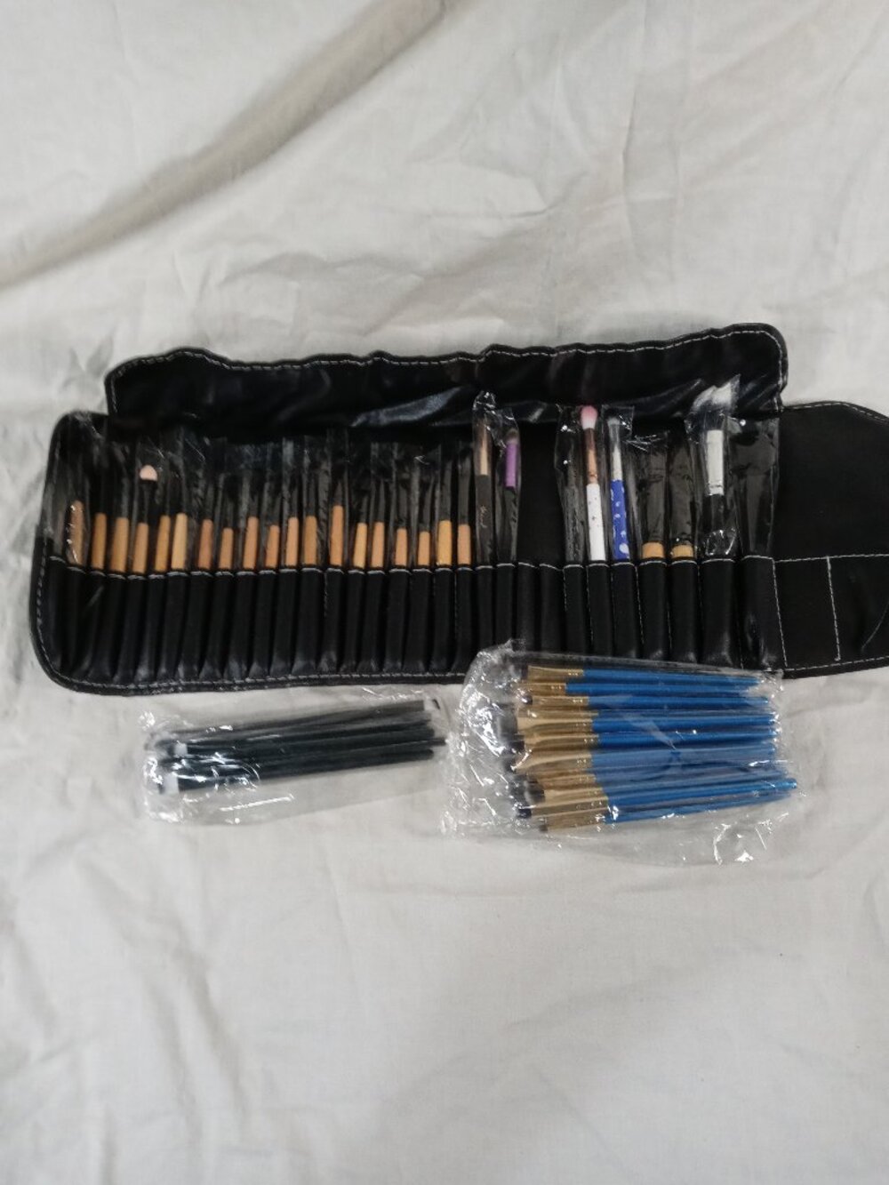 Huge Lot Assorted Women Beauty Makeup Cosmetic Brushes Bundle w Case in New Cond